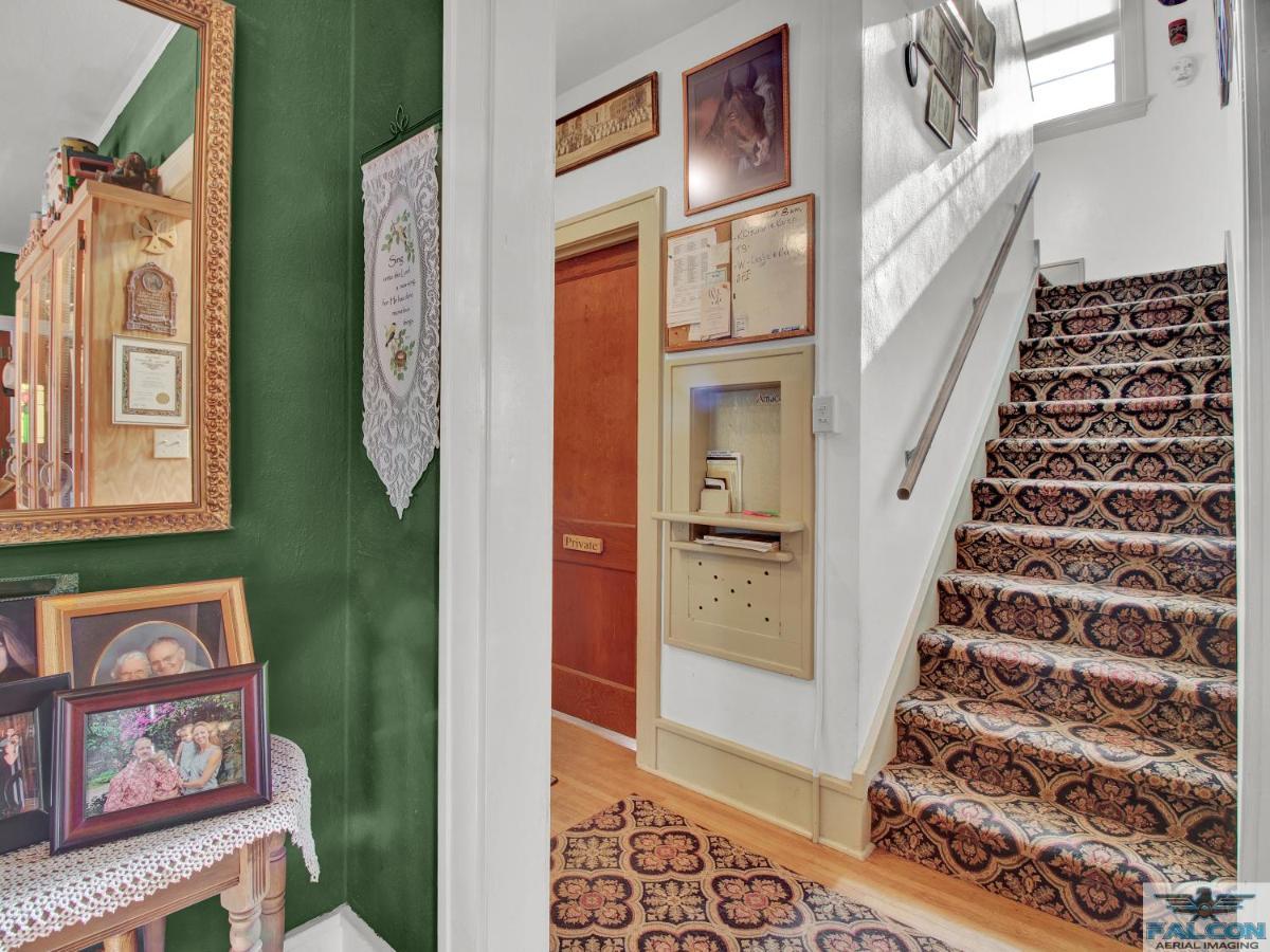 Robins Nest Bed & Breakfast โคดี ภายนอก รูปภาพ