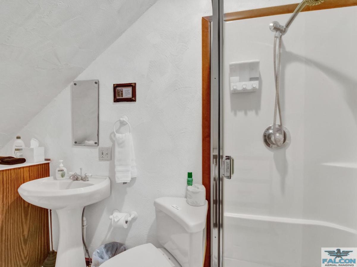 Robins Nest Bed & Breakfast โคดี ภายนอก รูปภาพ