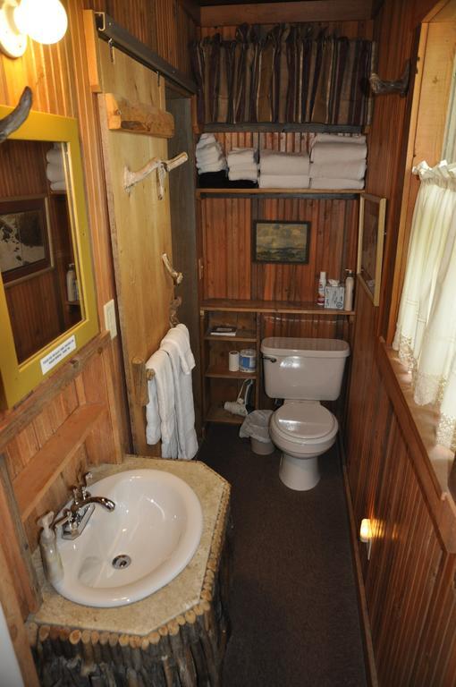 Robins Nest Bed & Breakfast โคดี ภายนอก รูปภาพ
